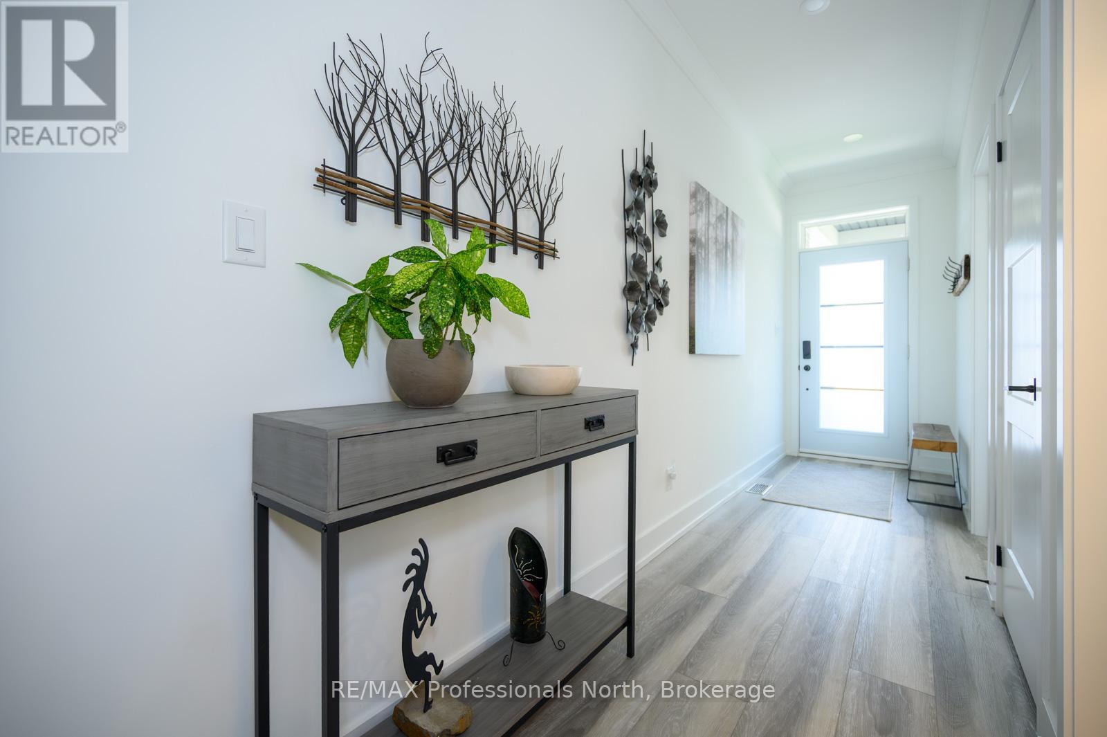 37 Jack Street, Huntsville, Ontario  P1H 0G4 - Photo 3 - X12182222