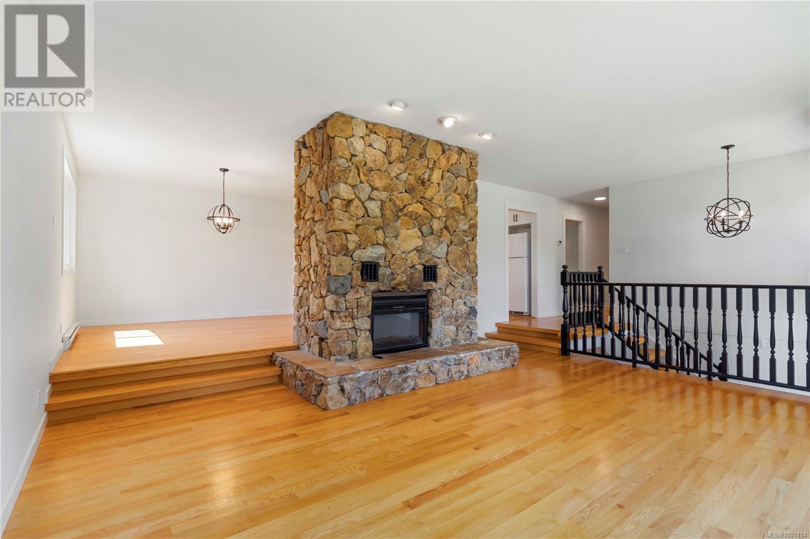 6310 Springlea Rd, Central Saanich, British Columbia  V8Z 5Z4 - Photo 7 - 1001114
