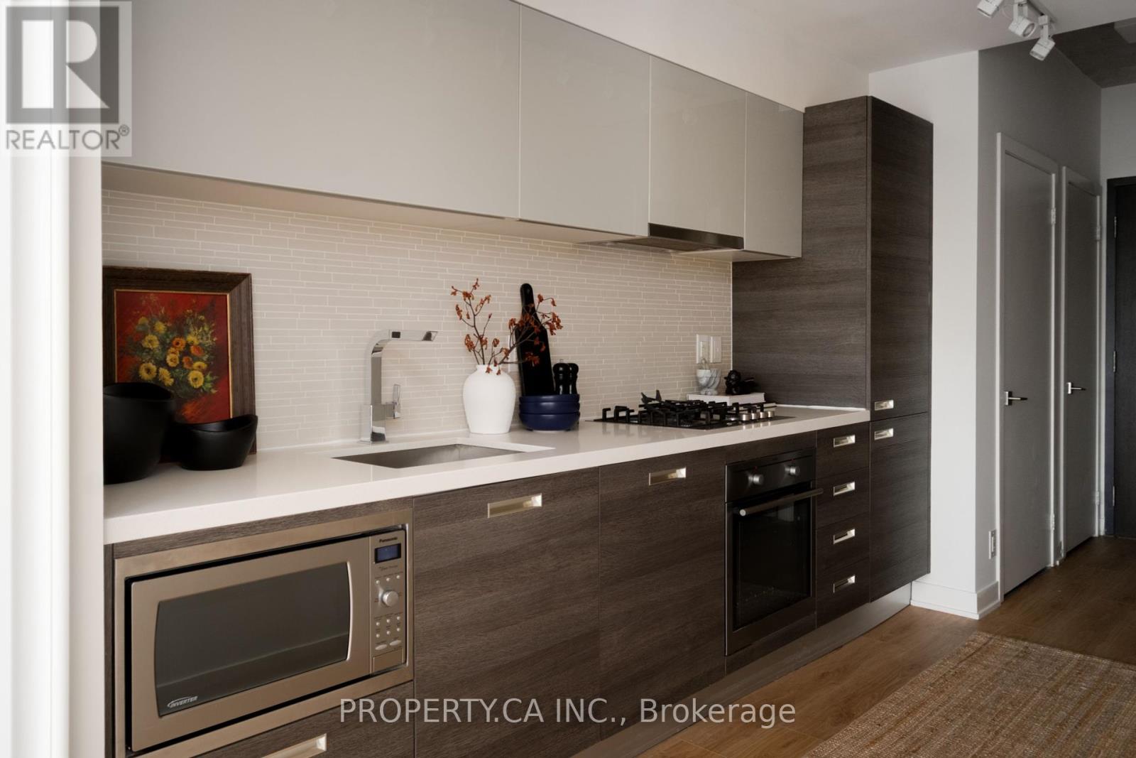 307 - 1239 Dundas Street W, Toronto, Ontario  M6J 0E8 - Photo 8 - C12181564