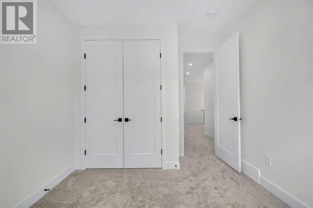 8731 34 Avenue Nw, Calgary, Alberta  T3B 1R6 - Photo 31 - A2223914