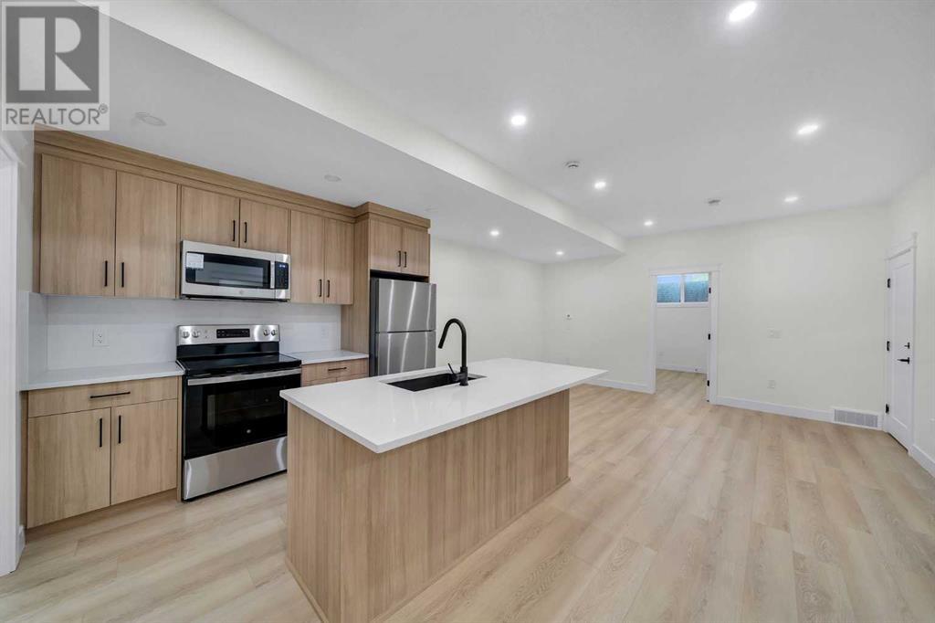 8731 34 Avenue Nw, Calgary, Alberta  T3B 1R6 - Photo 34 - A2223914