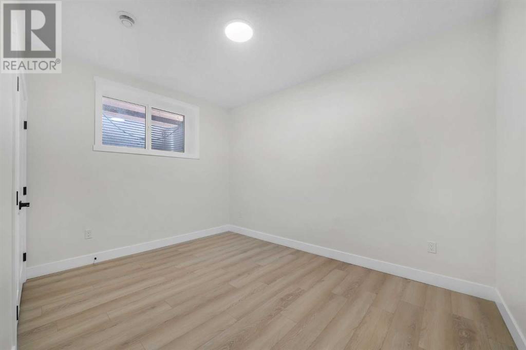 8731 34 Avenue Nw, Calgary, Alberta  T3B 1R6 - Photo 38 - A2223914
