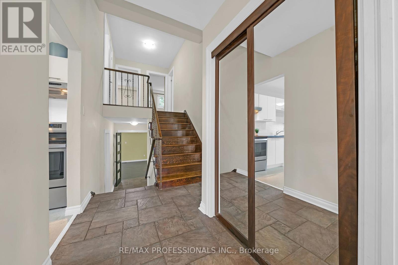 3561 Haven Glenn, Mississauga, Ontario  L4X 1X6 - Photo 10 - W12179504