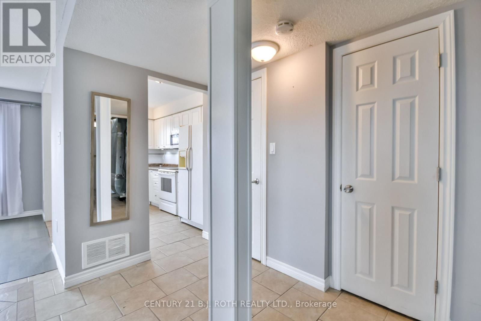 247 Letitia Street, Barrie, Ontario  L4N 4Y7 - Photo 12 - S12181884