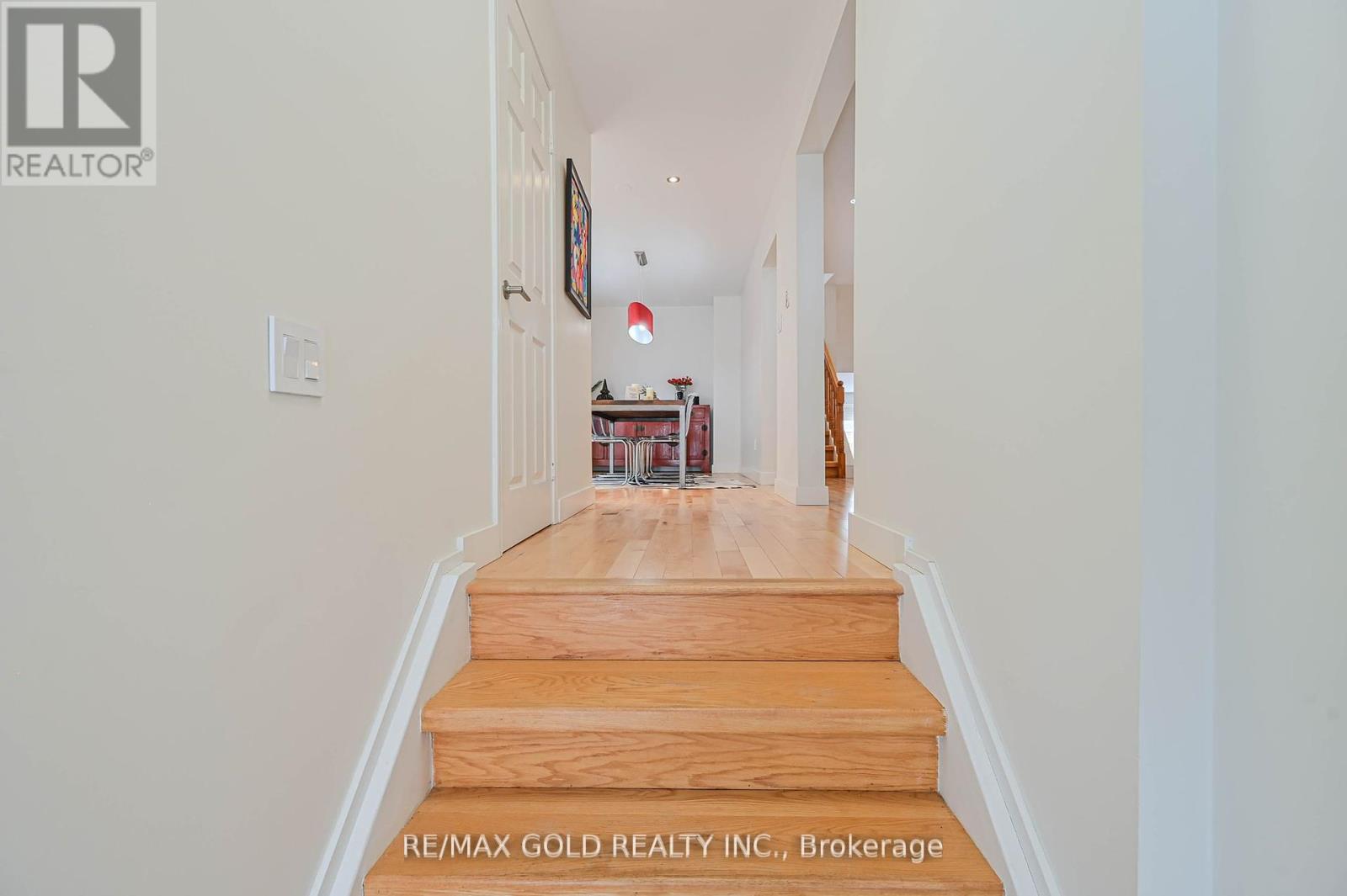 40 Burton Road, Brampton, Ontario  L6X 1M7 - Photo 4 - W12181107