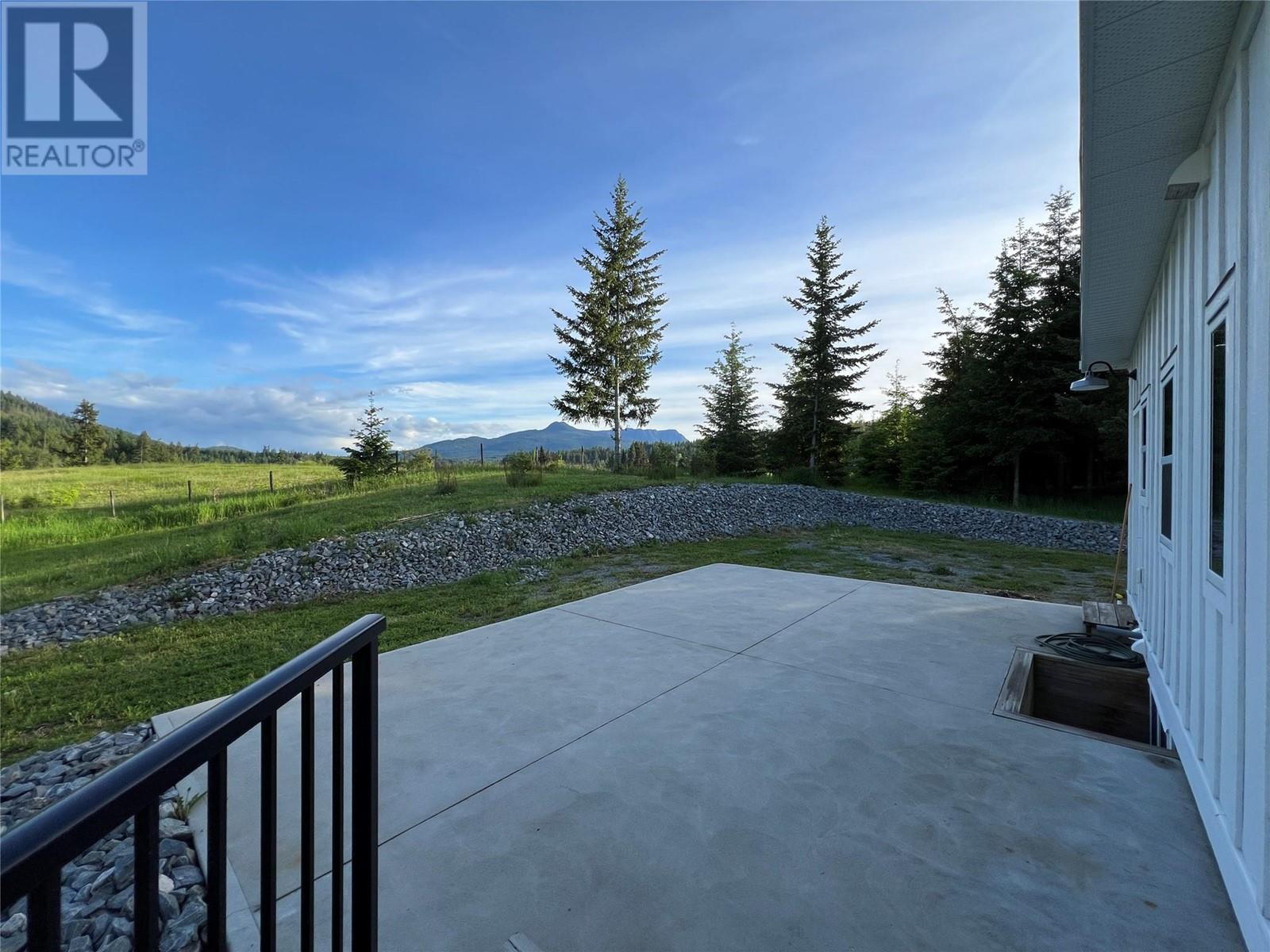 5090 50A Street NE, Salmon Arm, BC V1E1Y6