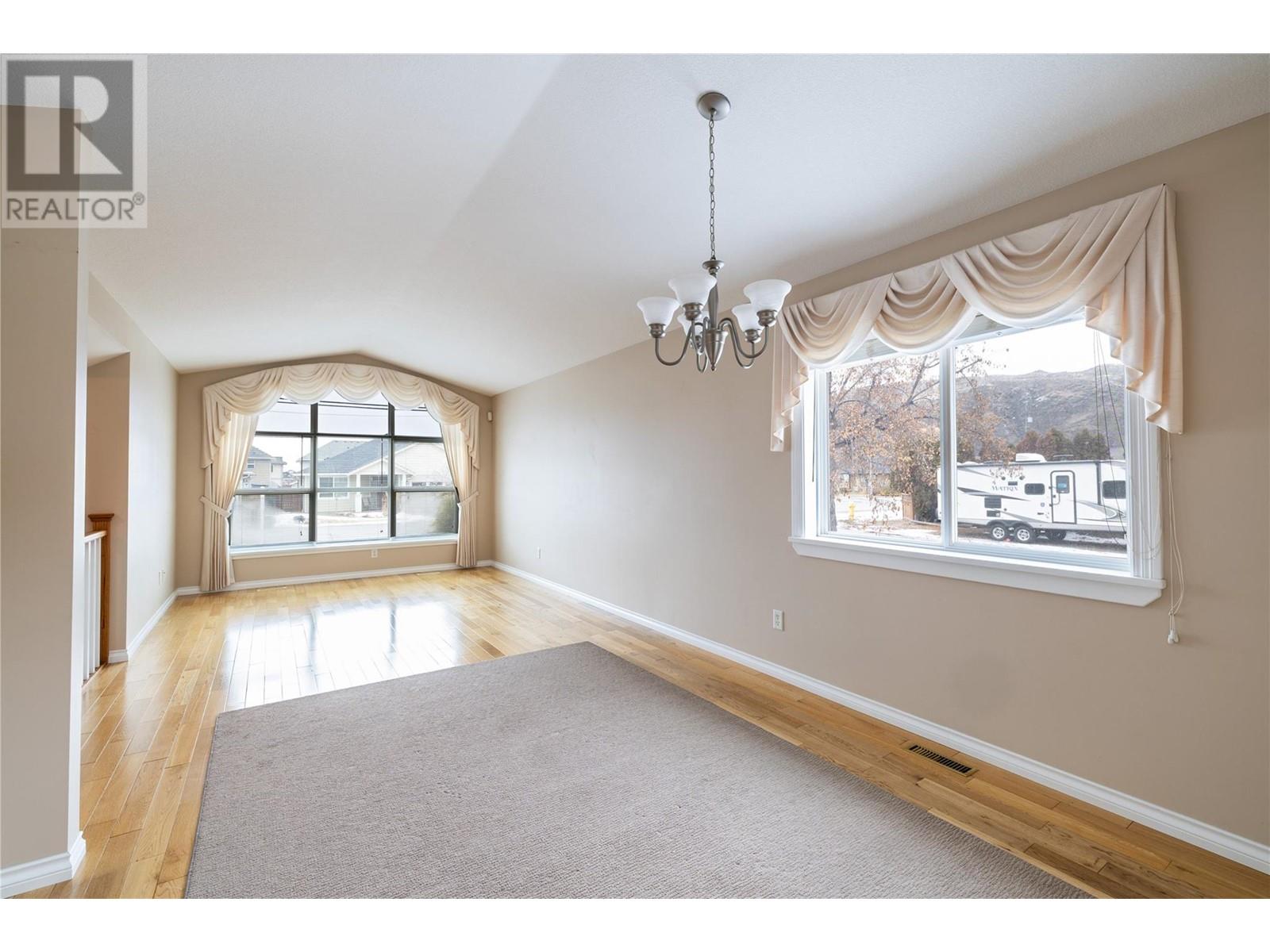 Property at 1129 CRESTLINE Street image 4