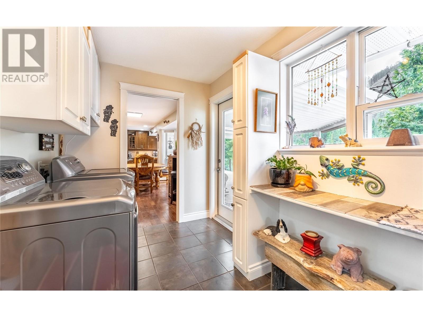 5134 THOMPSON Road, Kitchener, BC V0B1W2