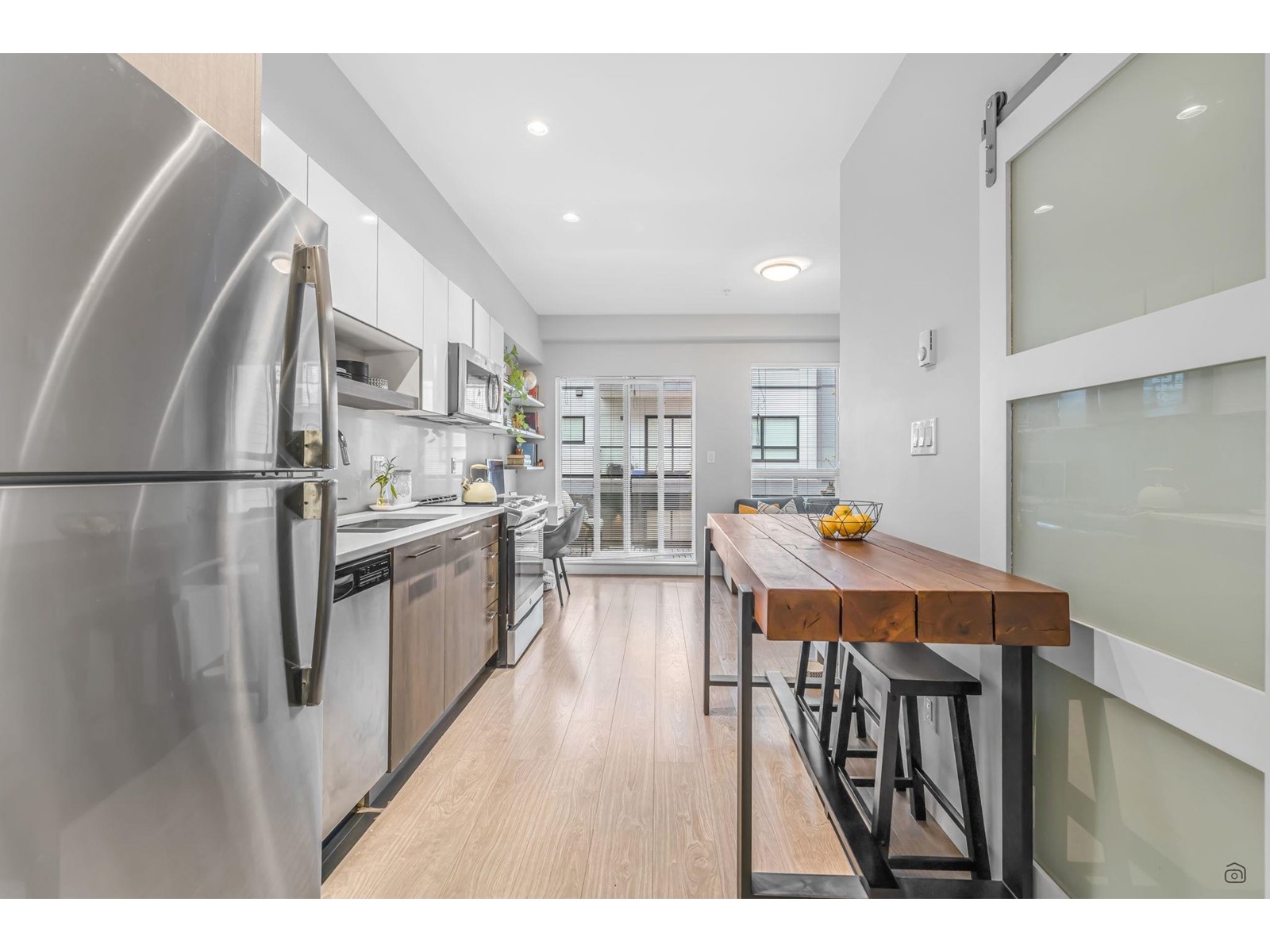 432 13768 108 Avenue, Surrey, British Columbia  V3T 0L9 - Photo 1 - R2995541