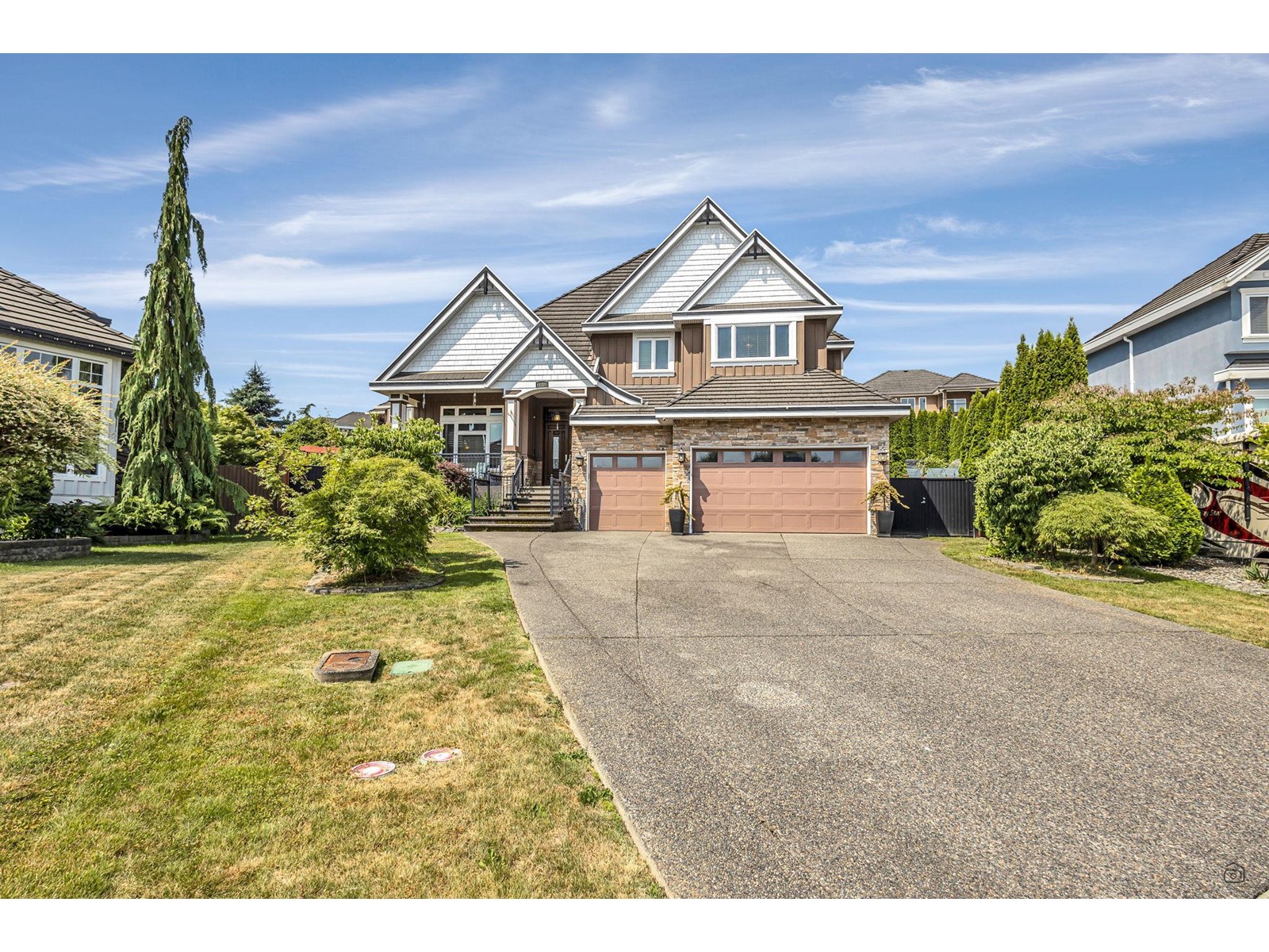 Property at 16308 91A AVENUE image 2