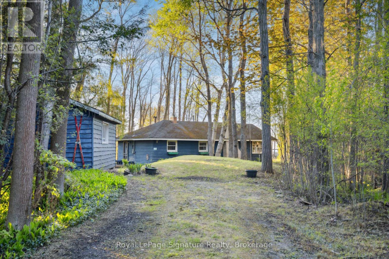 129 Sunset Boulevard, Blue Mountains, Ontario  N0H 2P0 - Photo 6 - X12138220