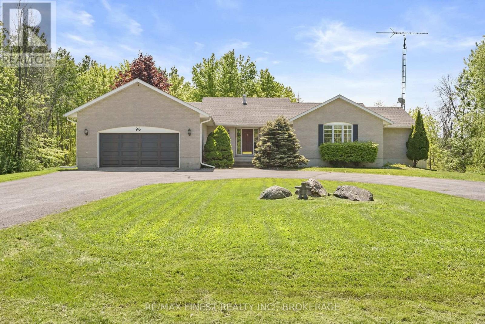 96 Marclen Drive, Kingston, Ontario  K7L 5H6 - Photo 2 - X12182435