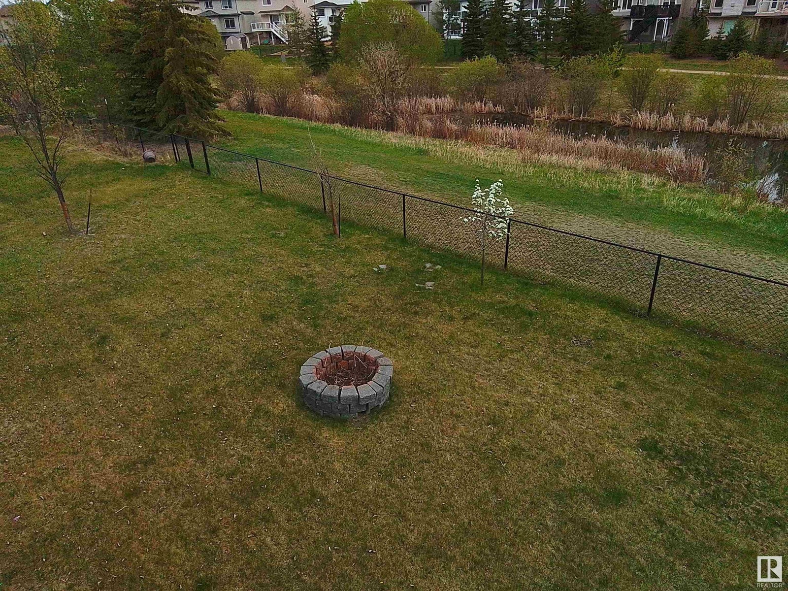 Property at 8403 5 AV SW image 4