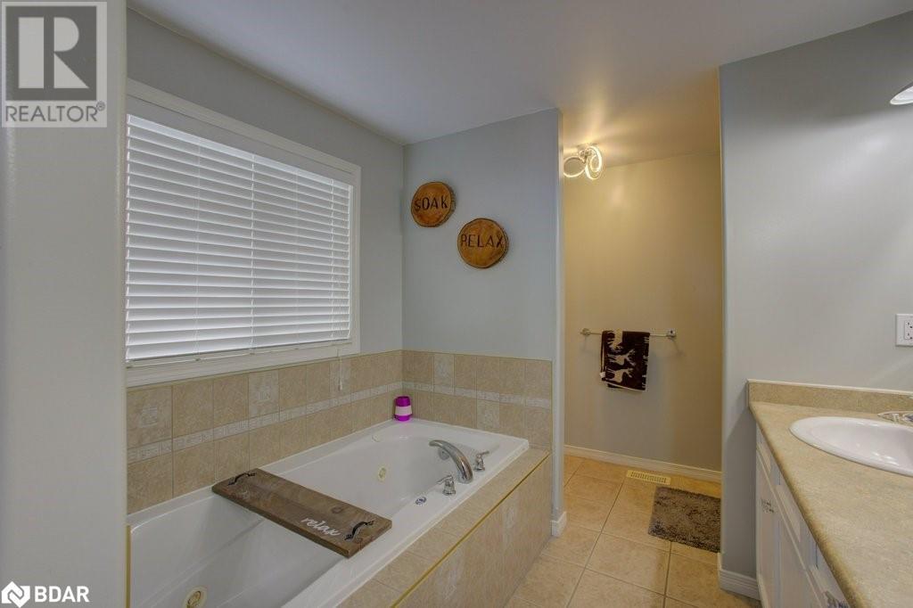 80 Armeda Clow Crescent Crescent, Angus, Ontario  L3W 0H6 - Photo 23 - 40735087