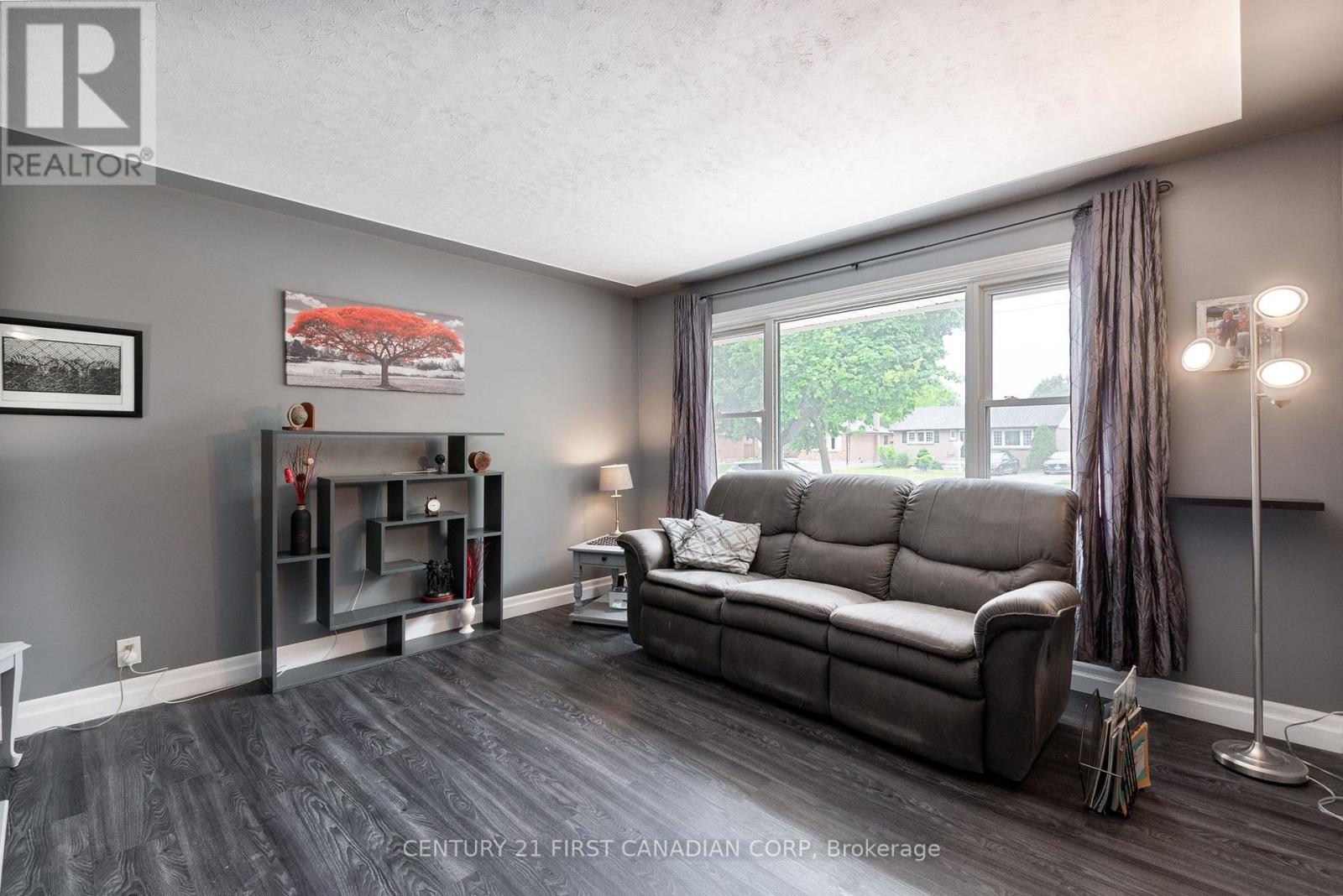 Photo 6 of 38 for 192 Atkinson Boulevard