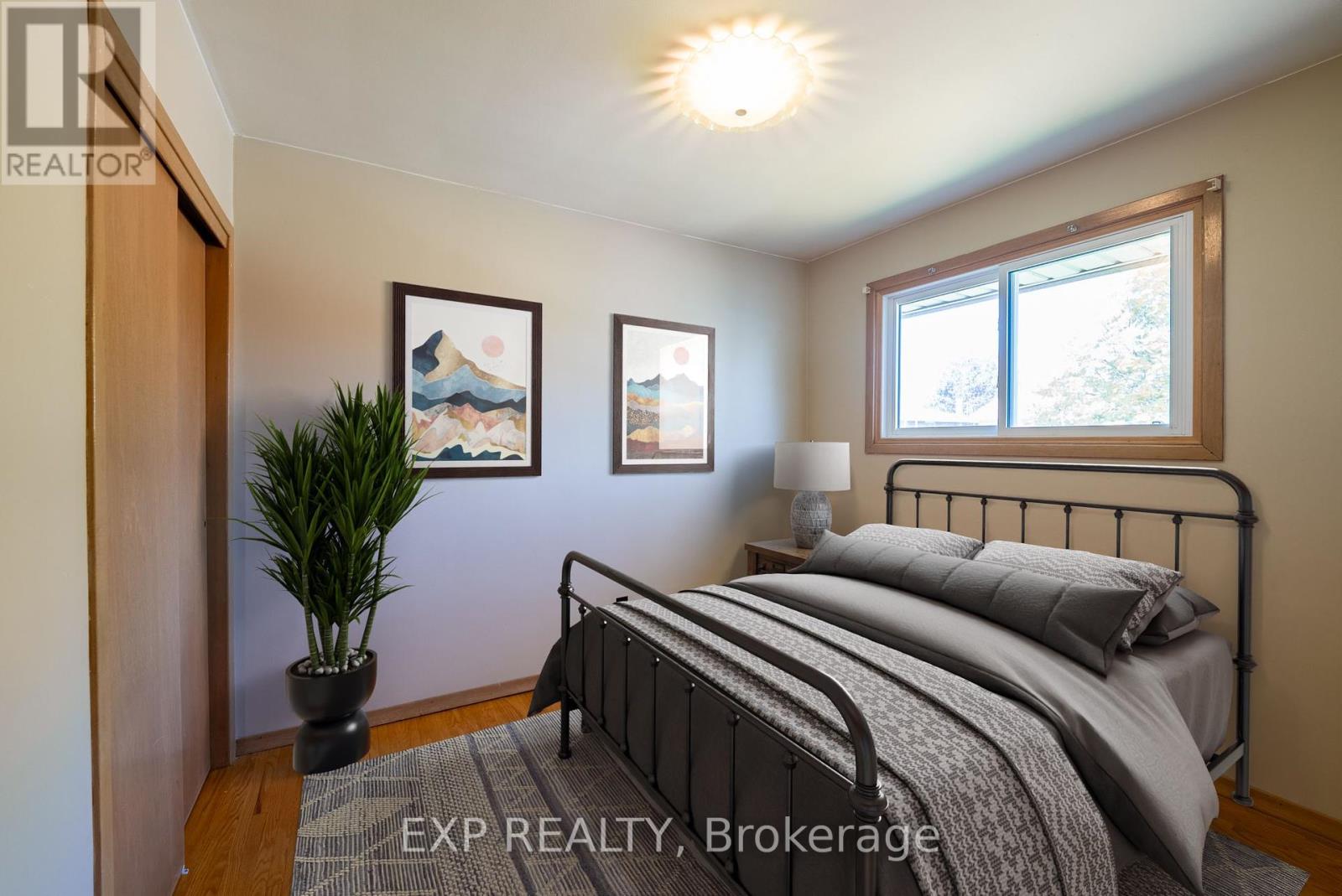 402 Kerman Avenue, Grimsby, Ontario  L3M 3X1 - Photo 24 - X12159869