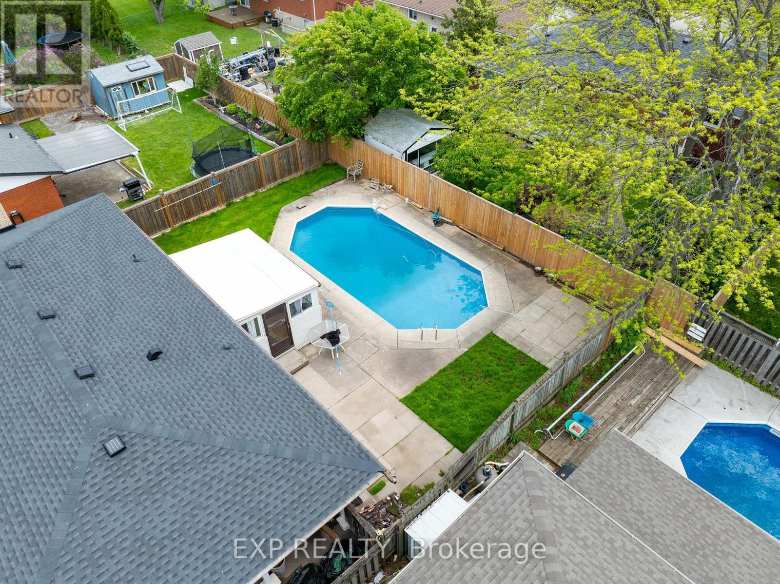 402 Kerman Avenue, Grimsby, Ontario  L3M 3X1 - Photo 4 - X12159869