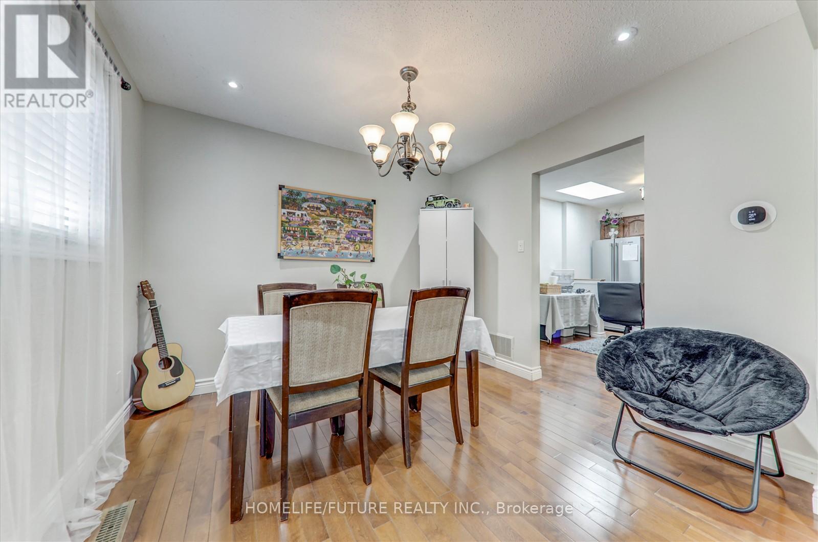 21 Mowat Court, Whitby, Ontario  L1N 8H2 - Photo 11 - E12182190