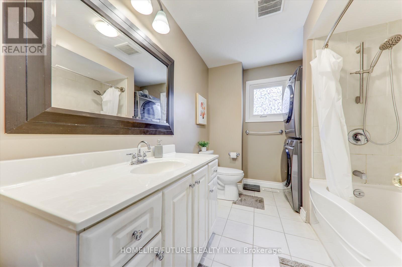 21 Mowat Court, Whitby, Ontario  L1N 8H2 - Photo 17 - E12182190