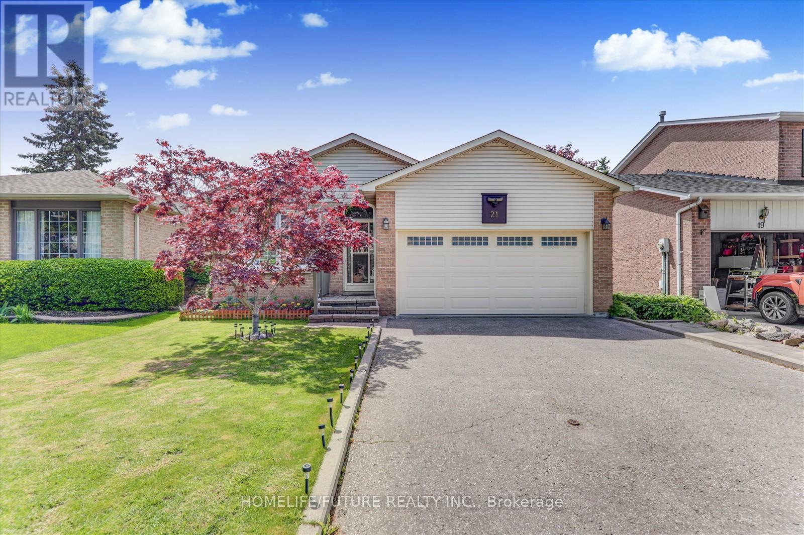 21 Mowat Court, Whitby, Ontario  L1N 8H2 - Photo 2 - E12182190