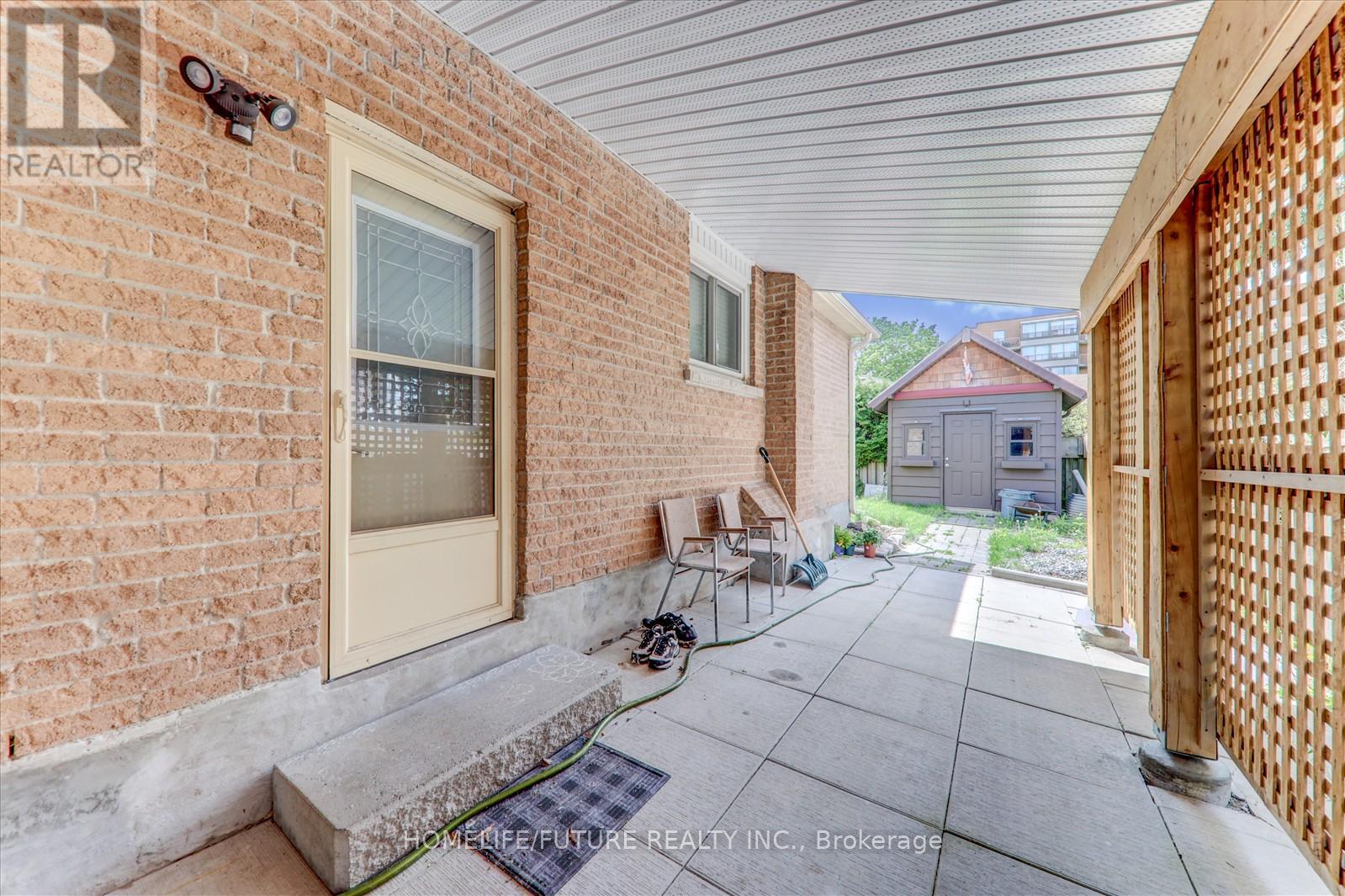 21 Mowat Court, Whitby, Ontario  L1N 8H2 - Photo 24 - E12182190