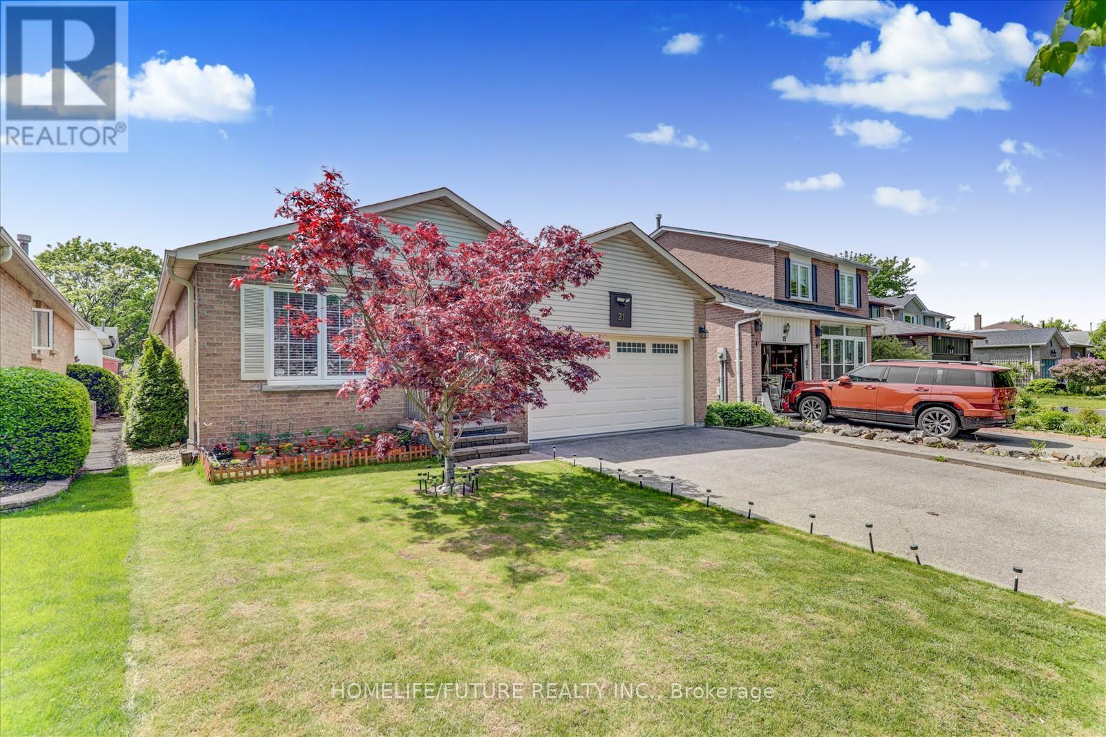 21 Mowat Court, Whitby, Ontario  L1N 8H2 - Photo 3 - E12182190