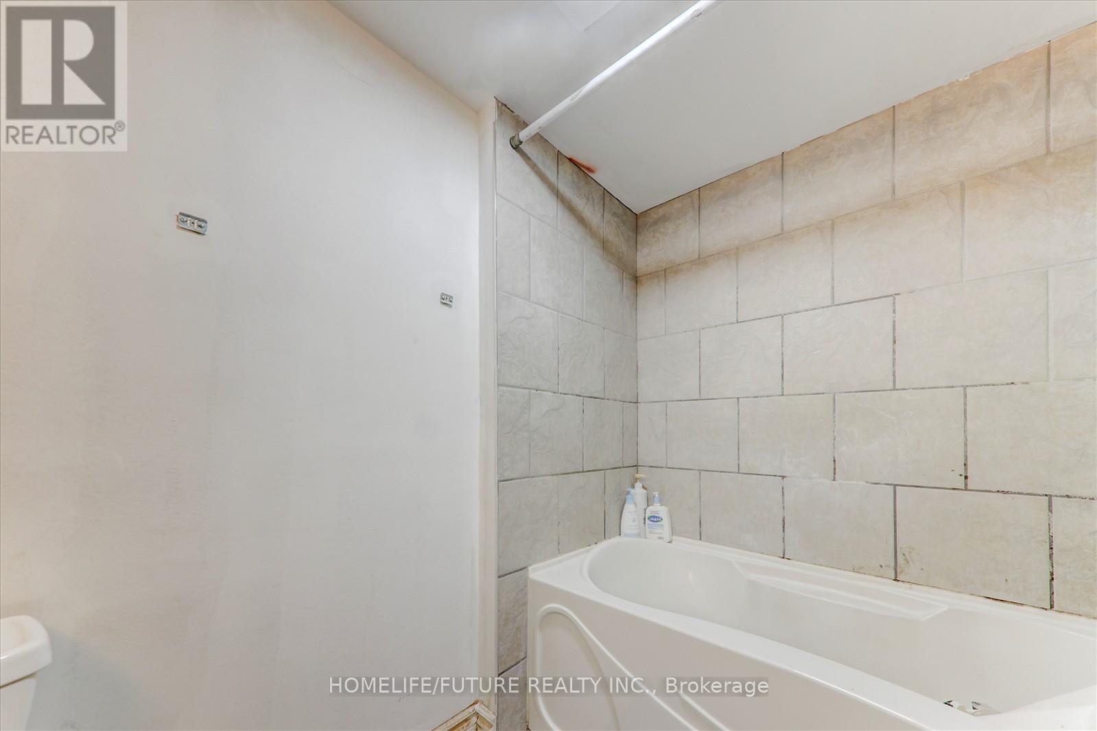 21 Mowat Court, Whitby, Ontario  L1N 8H2 - Photo 30 - E12182190