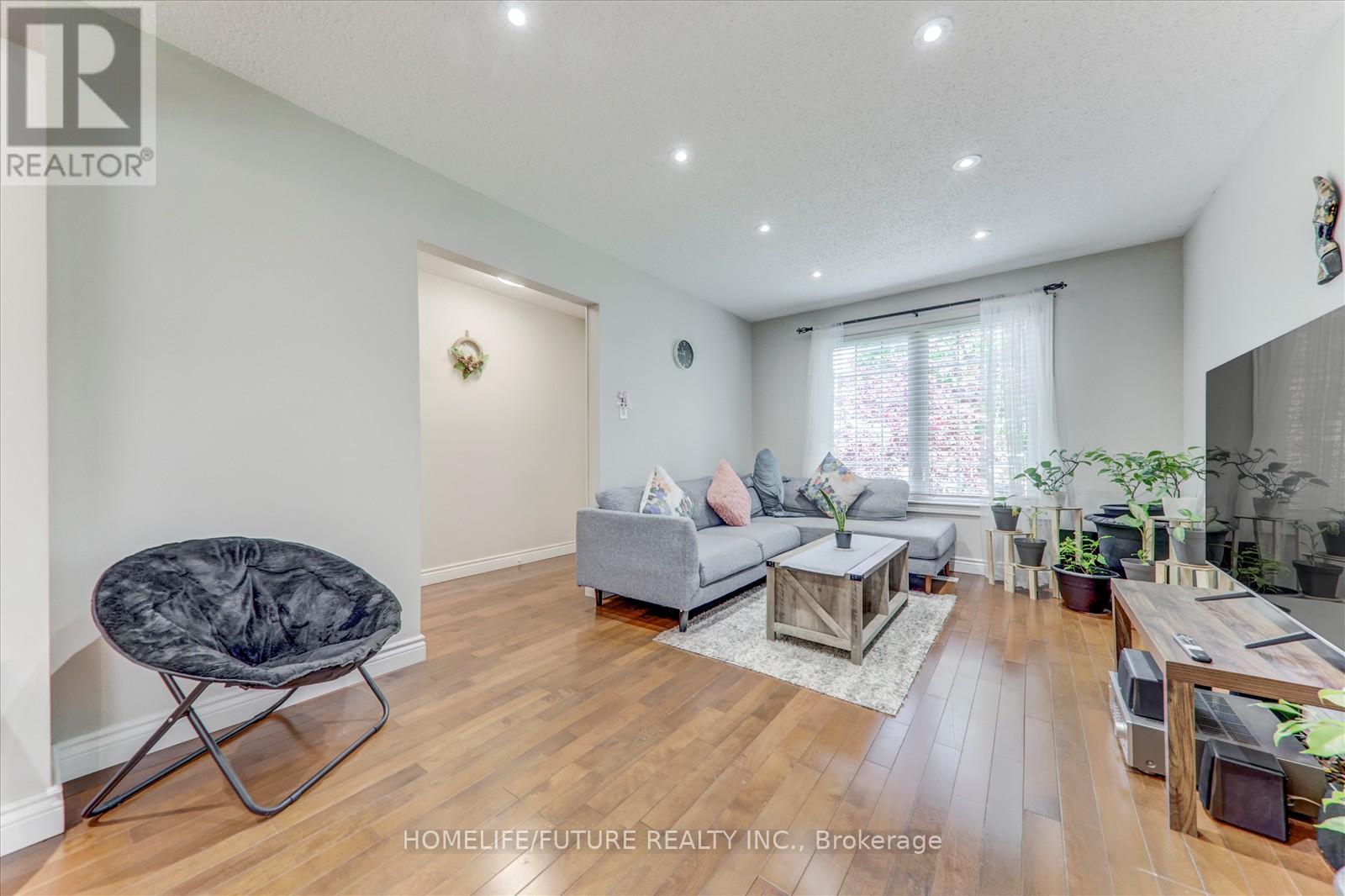 21 Mowat Court, Whitby, Ontario  L1N 8H2 - Photo 9 - E12182190
