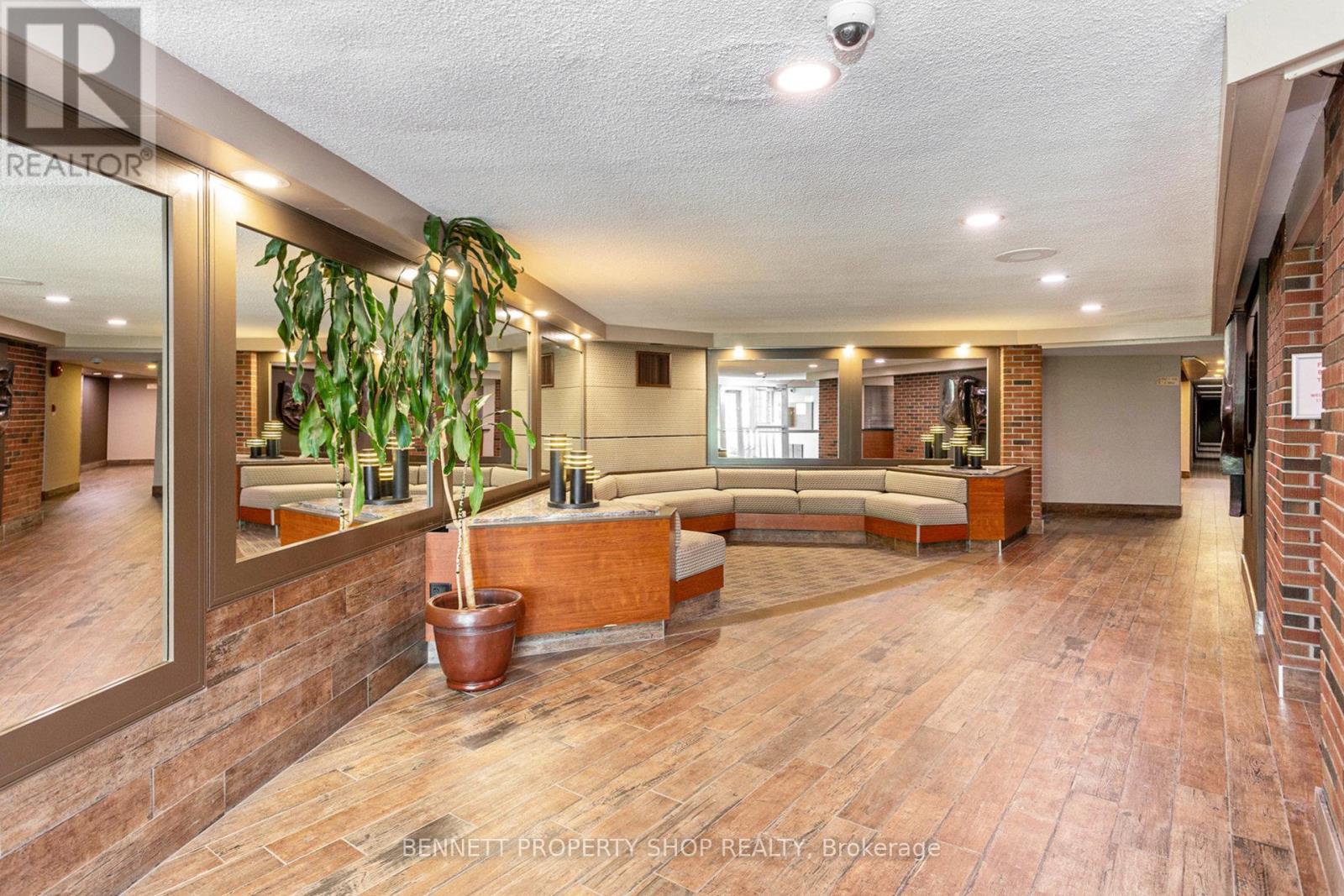 312 - 20 Chesterton Drive, Ottawa, Ontario  K2E 6Z7 - Photo 3 - X12182306