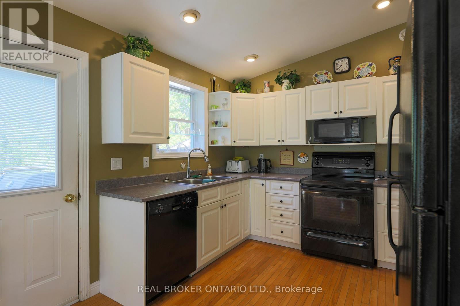 988 County 44 Road, North Grenville, Ontario  K0G 1T0 - Photo 11 - X12182353