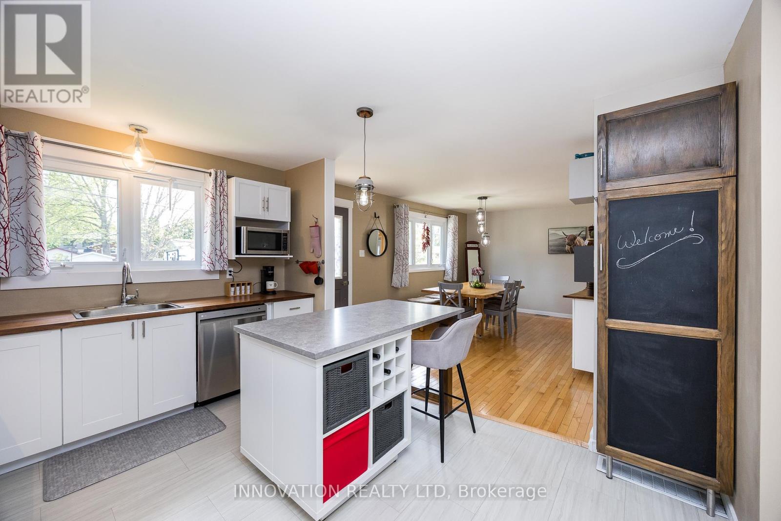 Property at 185 MUNRO STREET image 3