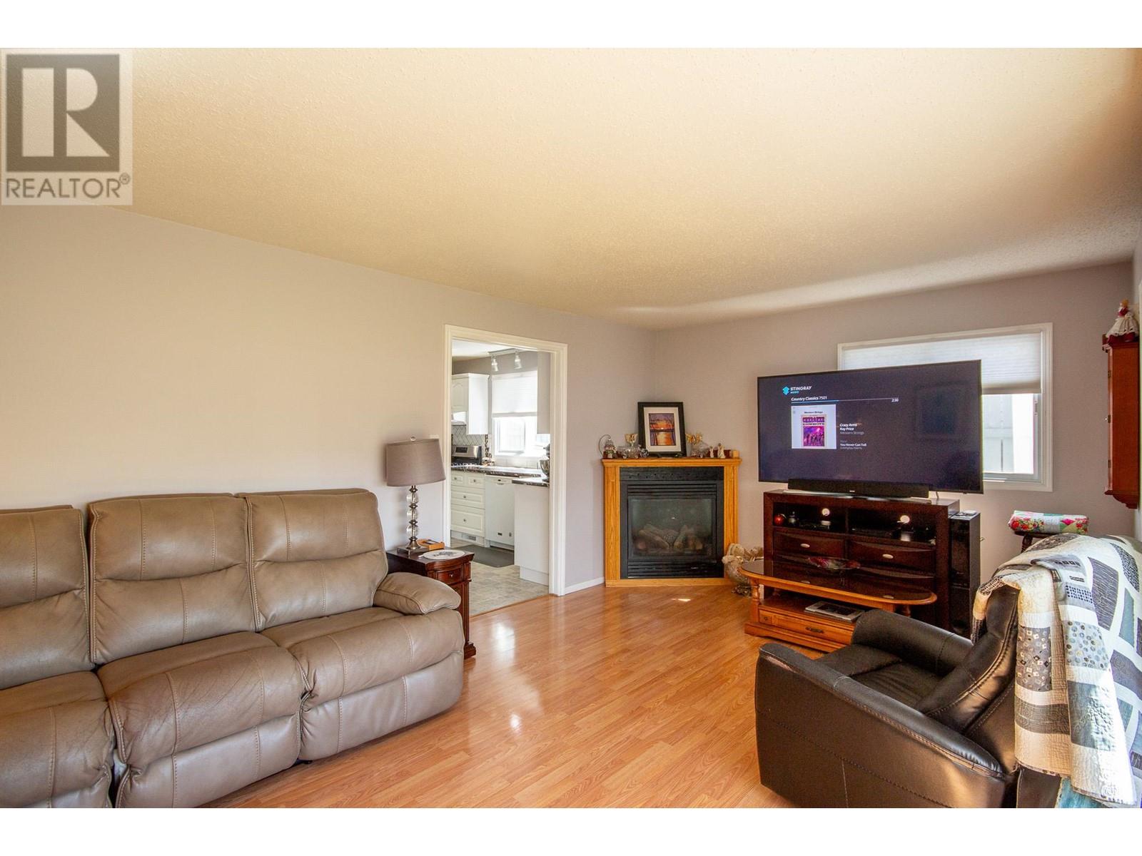 932 91 Avenue, Dawson Creek, BC V1G1A8