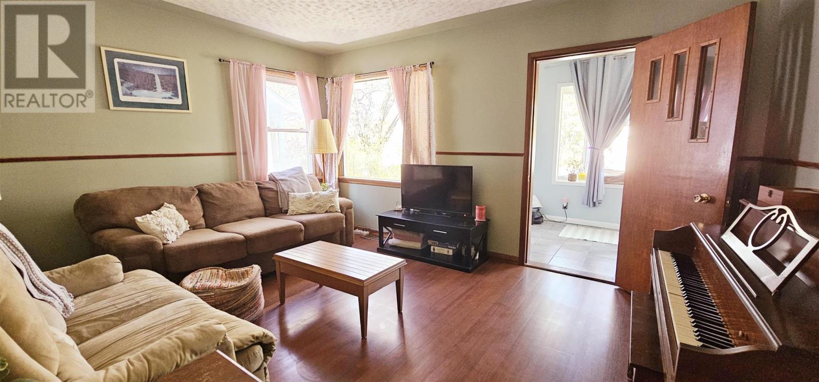 13 Hodge St, Thunder Bay, Ontario  P7B 4G9 - Photo 4 - TB251421