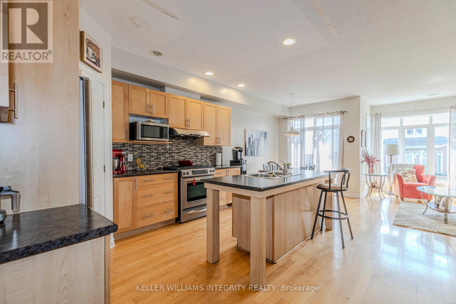 564 Remnor Avenue, Ottawa, Ontario  K2T 0A5 - Photo 7 - X12176631