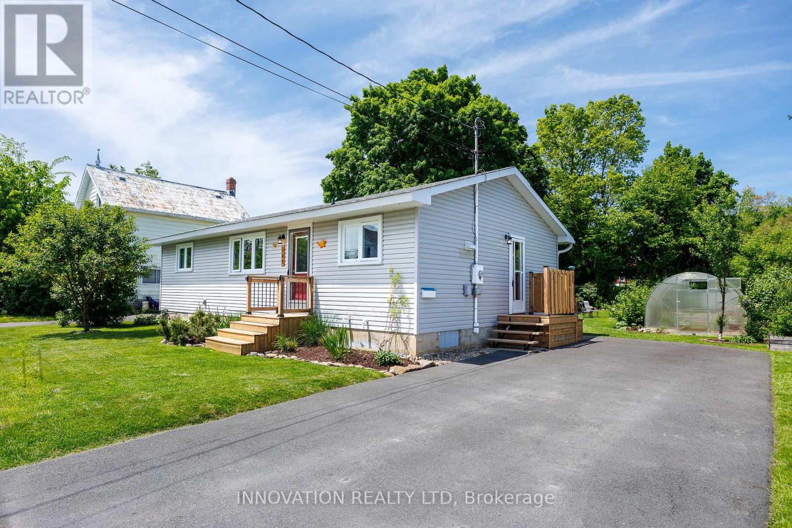 Property at 185 MUNRO STREET image 2