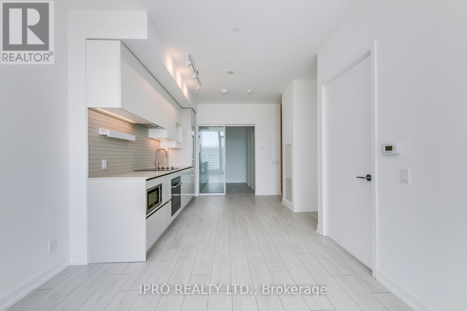 1205 - 898 Portage Parkway, Vaughan, Ontario  L4K 0J6 - Photo 10 - N12182209