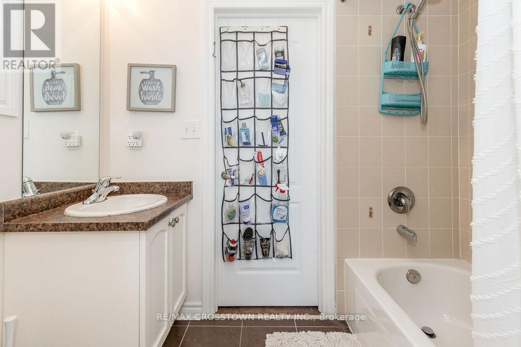 61 The Queensway, Barrie, Ontario  L4M 7J3 - Photo 39 - S12182179