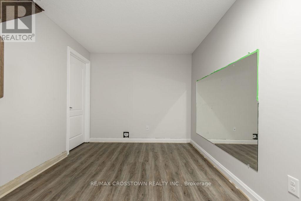 61 The Queensway, Barrie, Ontario  L4M 7J3 - Photo 40 - S12182179