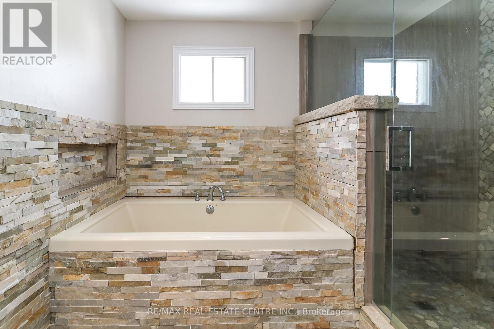 22 Meadowlark Road, Barrie (Cundles East), Ontario  L4M 6C8 - Photo 18 - S12182276
