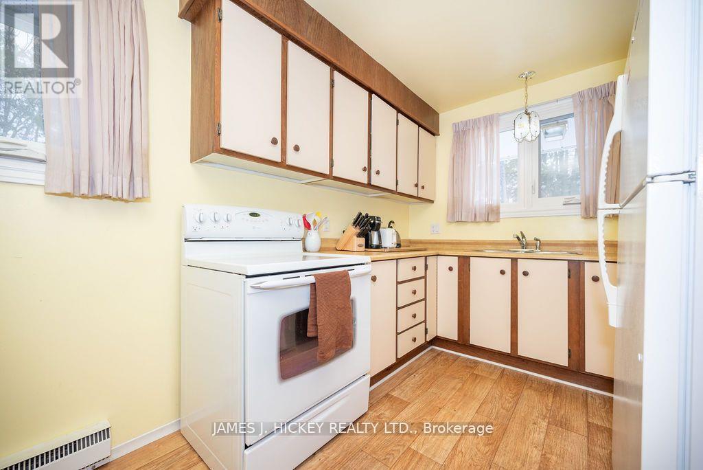 11 Hammond Court, Deep River, Ontario  K0J 1P0 - Photo 6 - X12182431