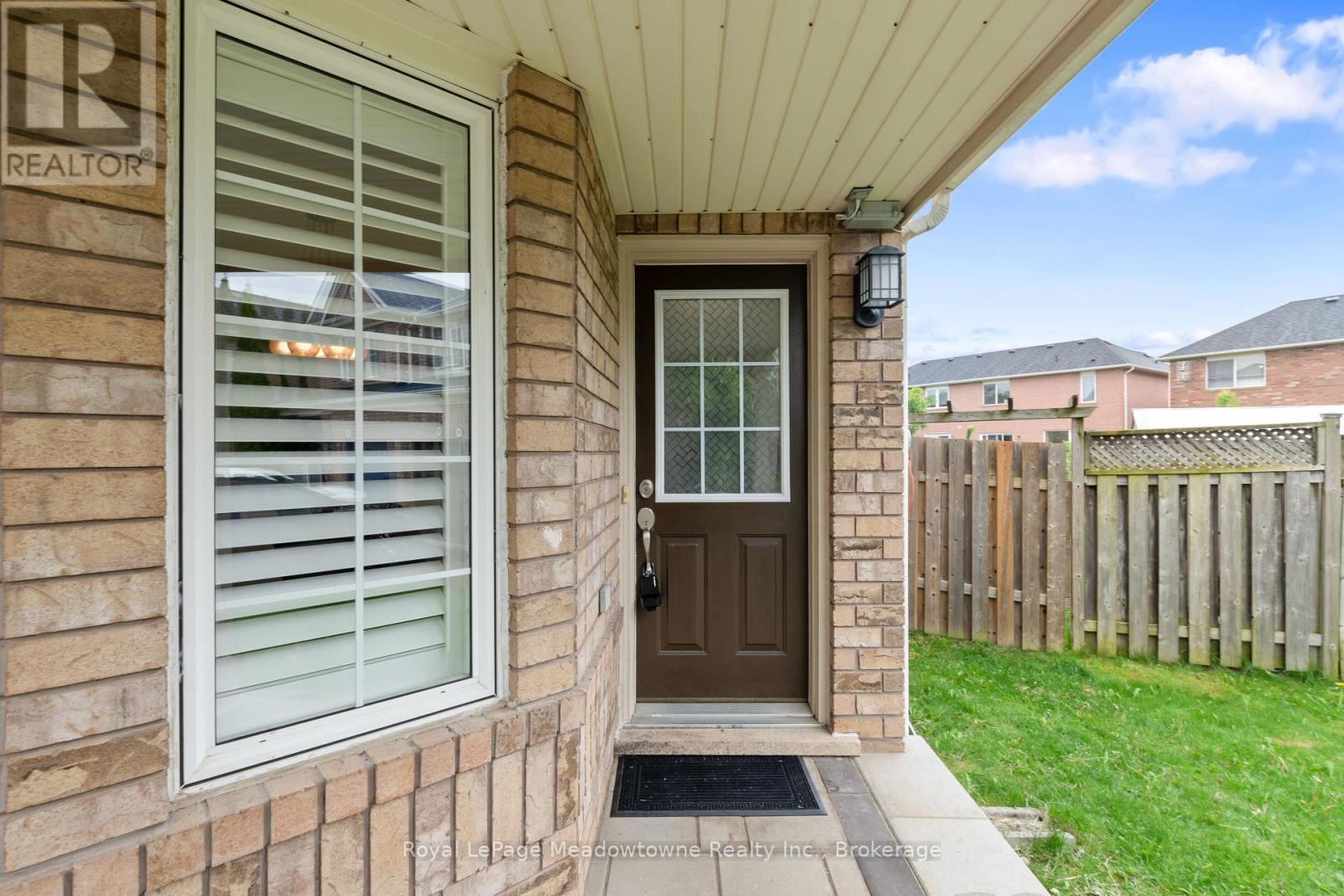 824 Gazley Circle, Milton, Ontario  L9T 6M2 - Photo 3 - W12182462
