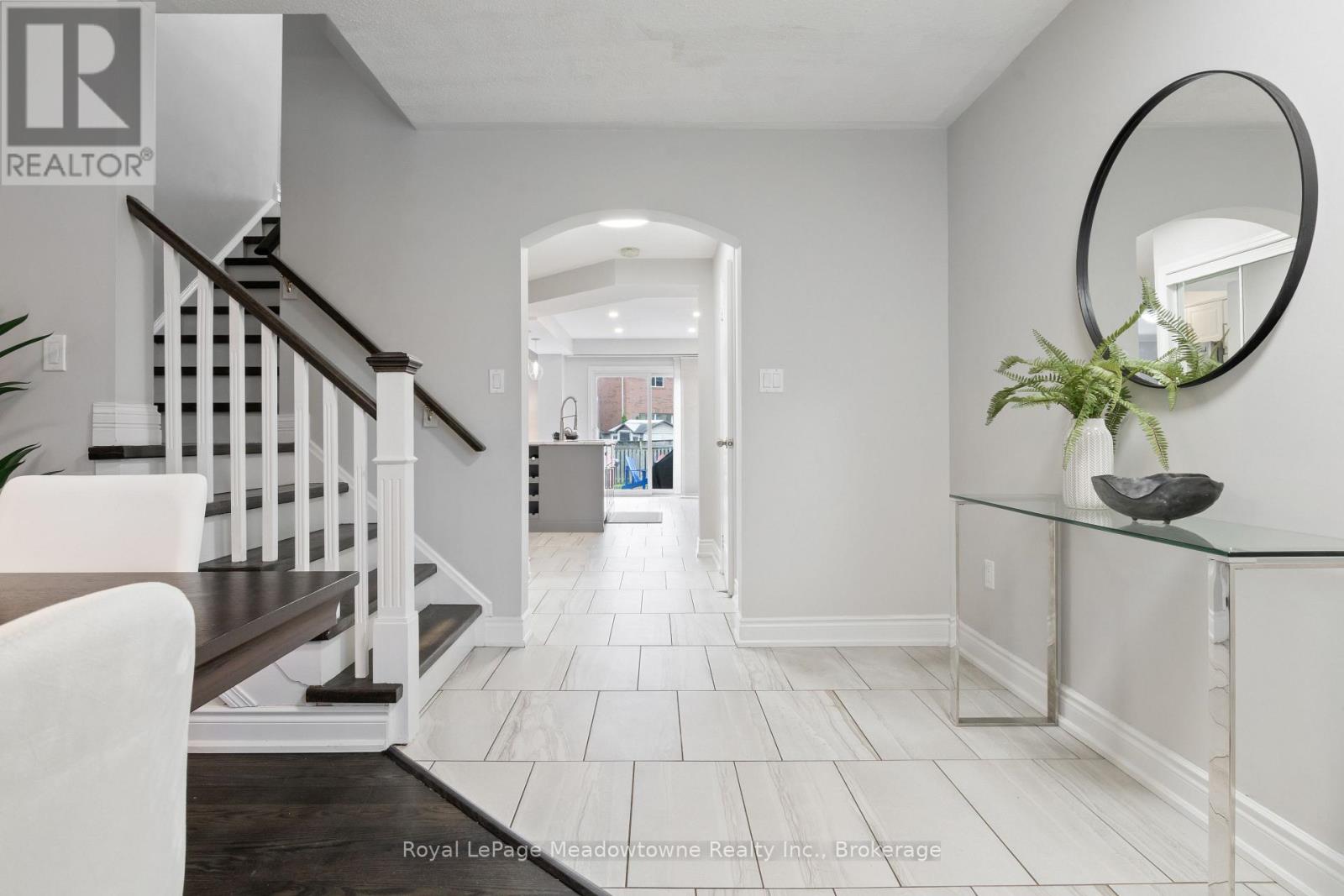 824 Gazley Circle, Milton, Ontario  L9T 6M2 - Photo 9 - W12182462