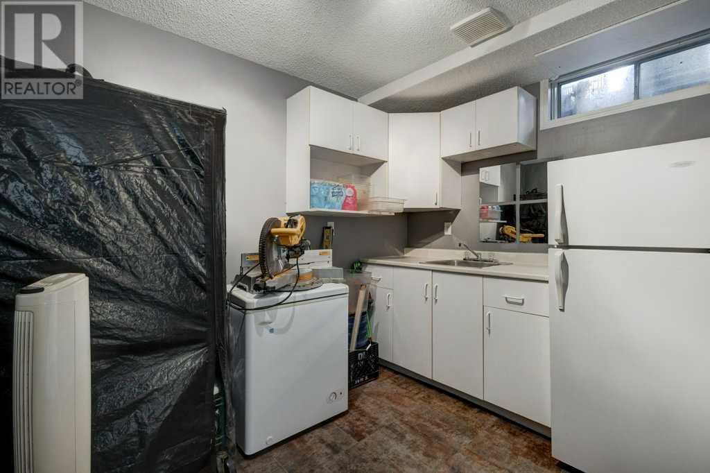 76, 80 Galbraith Drive Sw, Calgary, Alberta  T3E 4Z6 - Photo 18 - A2223896