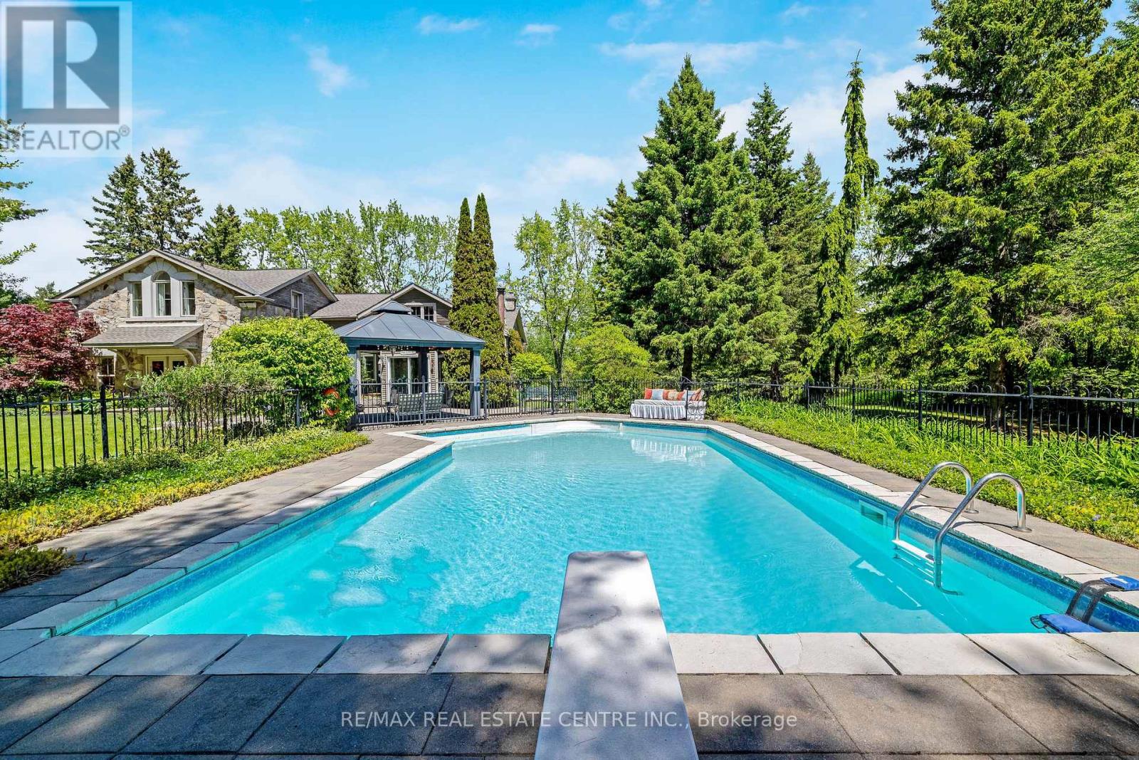 8492 Canyon Road, Milton, Ontario  L0P 1B0 - Photo 10 - W12182243