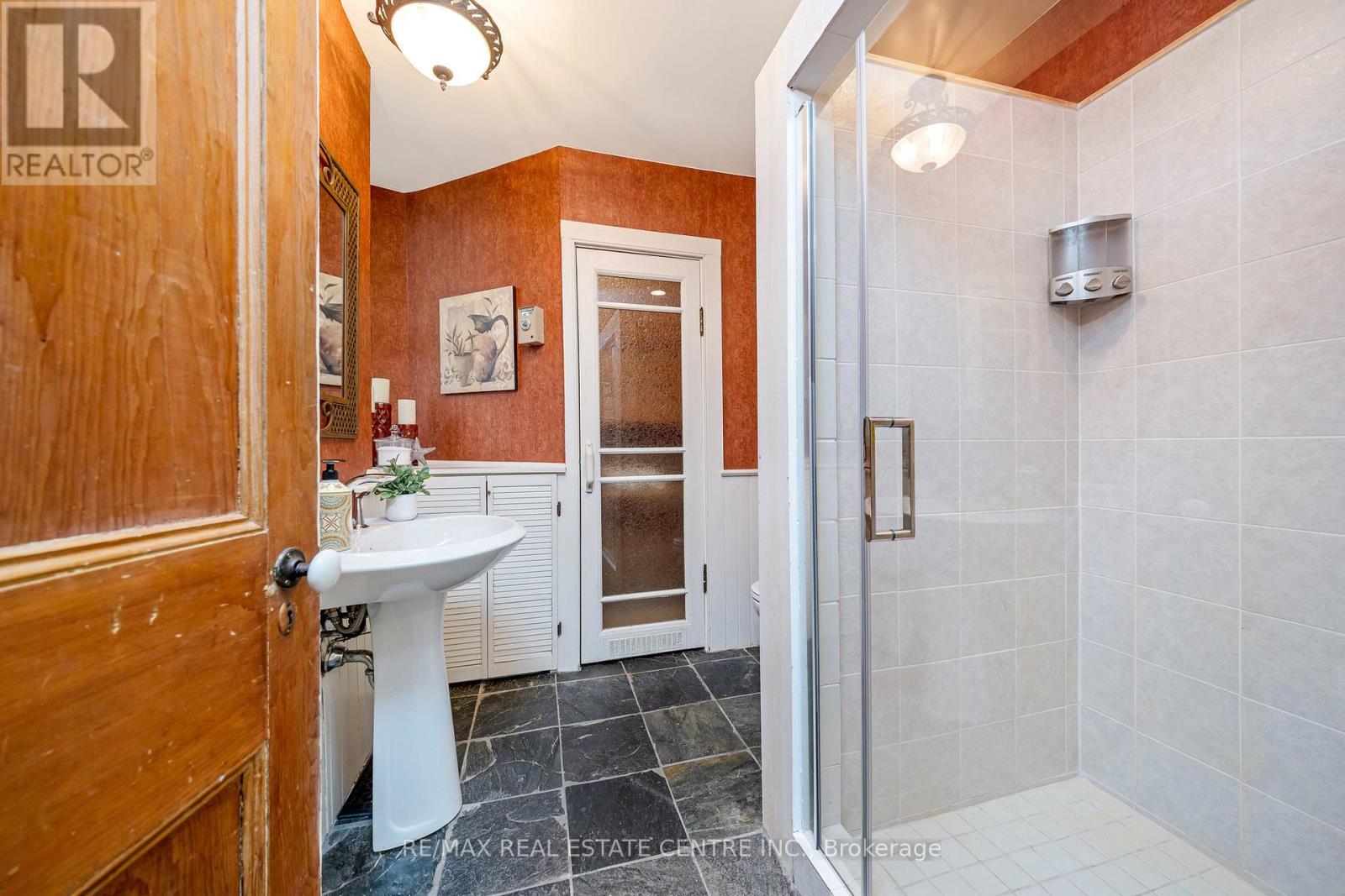 8492 Canyon Road, Milton, Ontario  L0P 1B0 - Photo 26 - W12182243