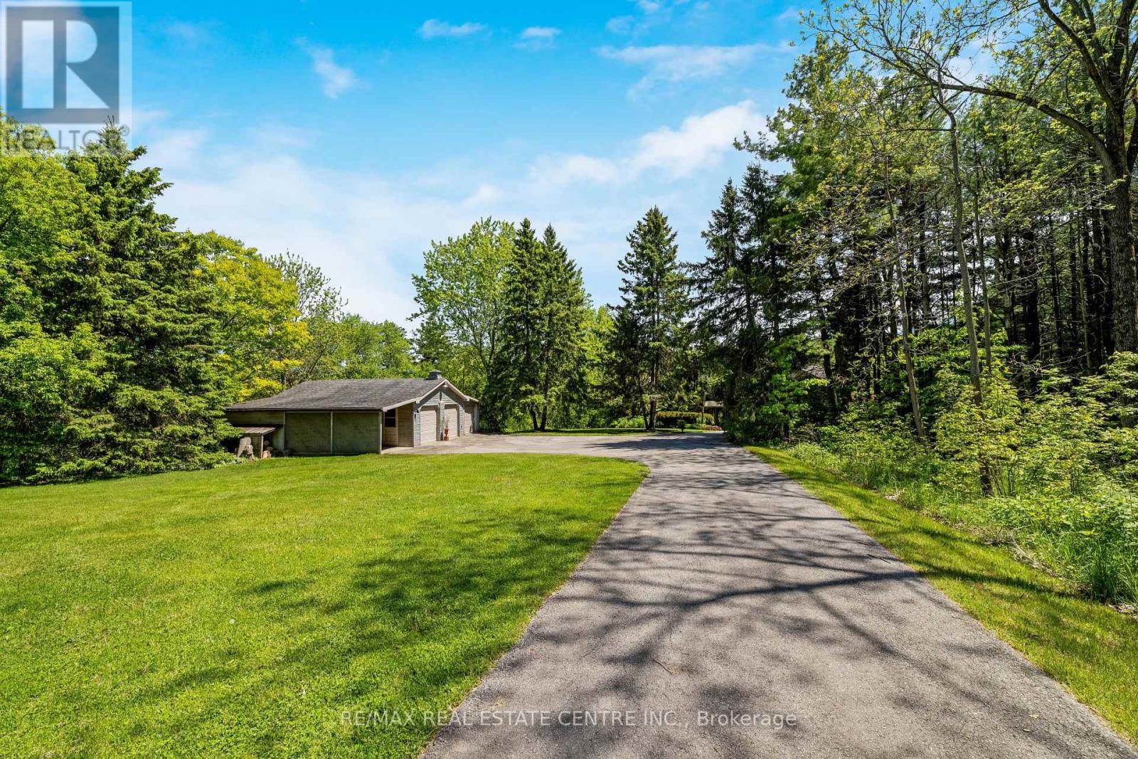 8492 Canyon Road, Milton, Ontario  L0P 1B0 - Photo 3 - W12182243