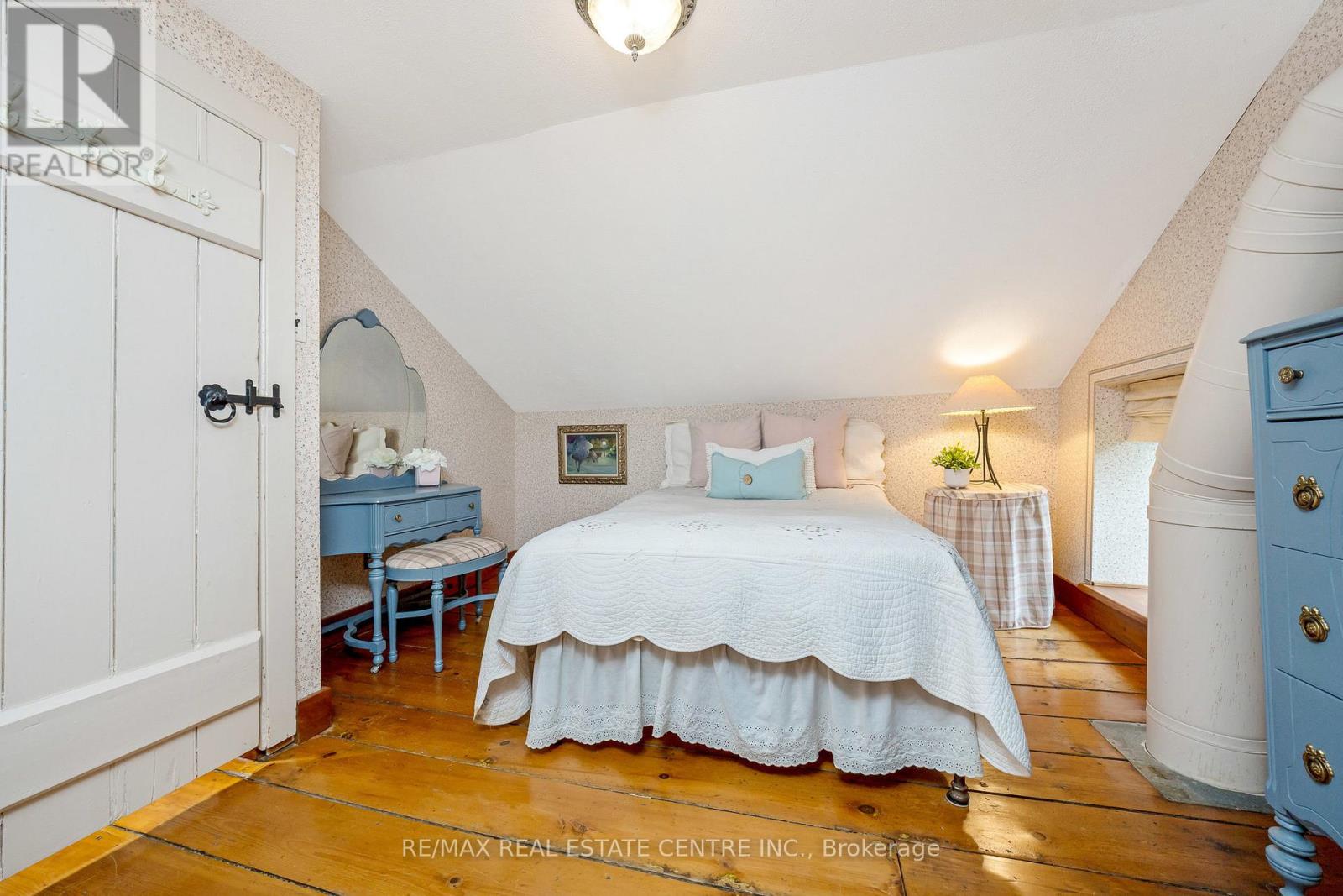 8492 Canyon Road, Milton, Ontario  L0P 1B0 - Photo 33 - W12182243