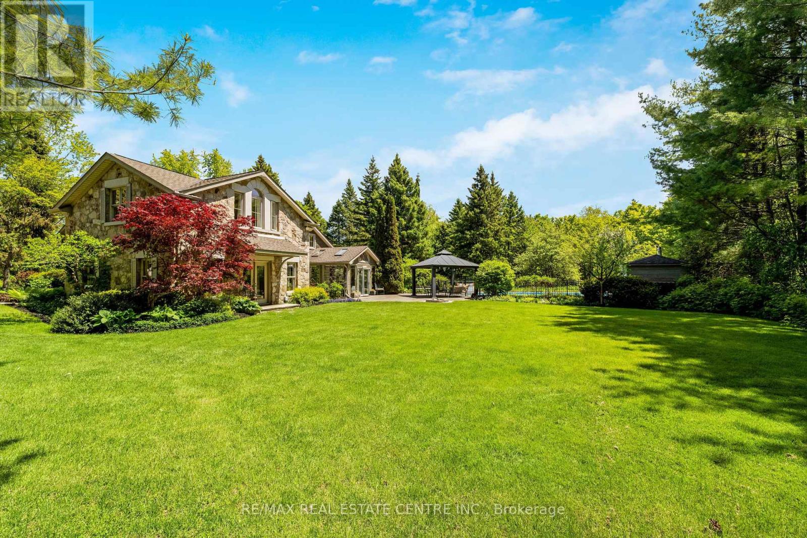 8492 Canyon Road, Milton, Ontario  L0P 1B0 - Photo 5 - W12182243
