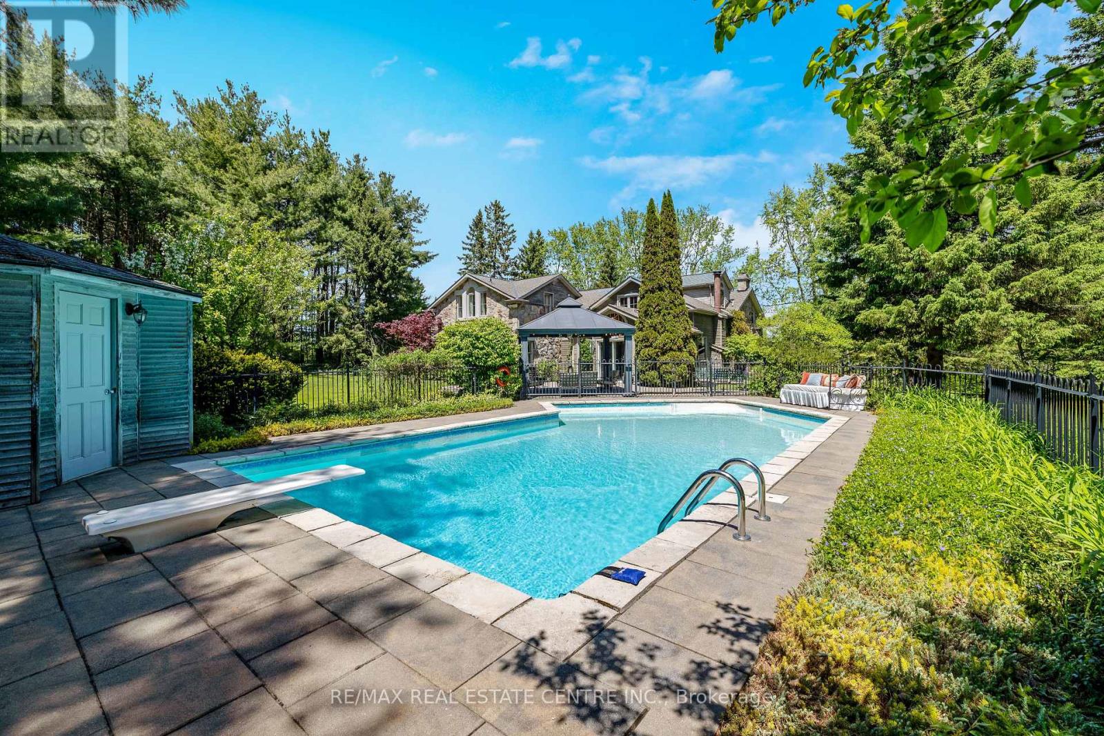 8492 Canyon Road, Milton, Ontario  L0P 1B0 - Photo 9 - W12182243