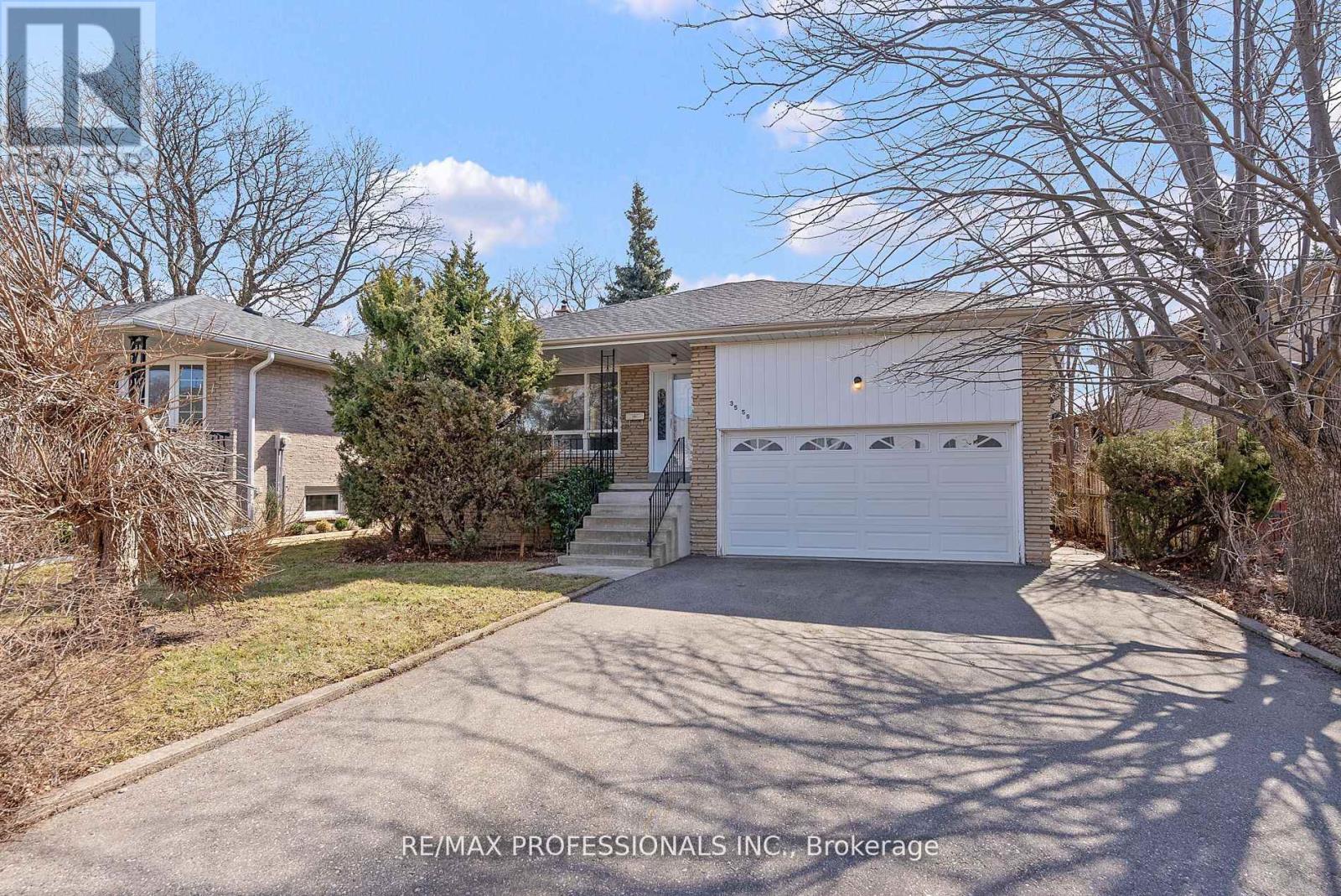 3559 Haven Glenn, Mississauga, Ontario  L4X 1X6 - Photo 1 - W12182268